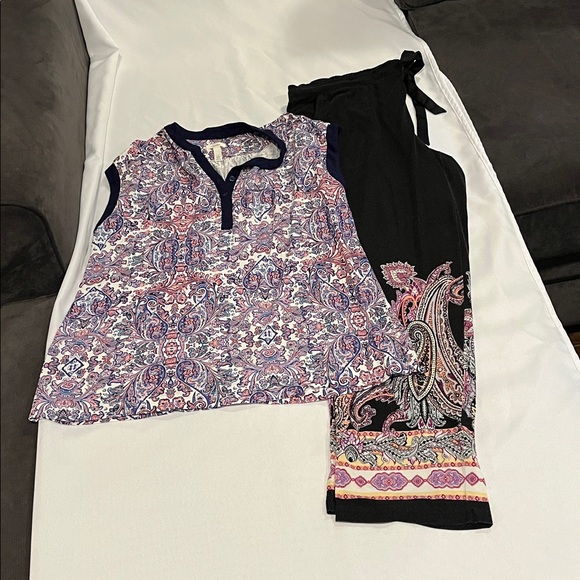 Soma pajamas, 4 pieces. 1!Long sleeve & 1 sleeveless. Pants, pockets & elastic - Picture 2 of 15